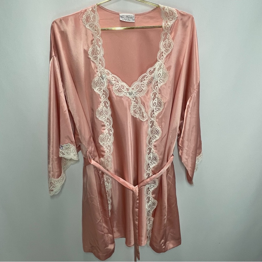 VTG Val Mode Satin Slip Nightgown and Robe